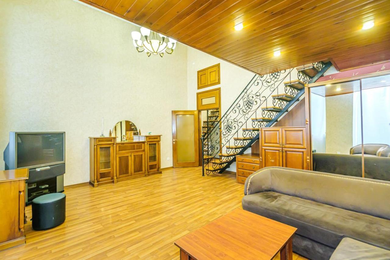 Nizami Street 2 Room Luxe House Baku Bagian luar foto