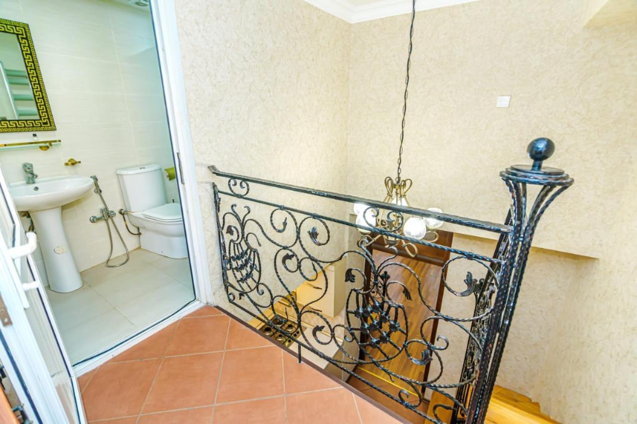 Nizami Street 2 Room Luxe House Baku Bagian luar foto