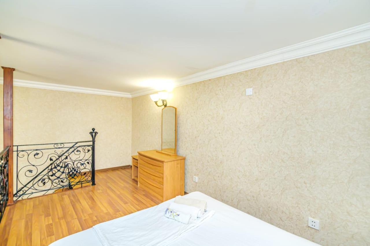 Nizami Street 2 Room Luxe House Baku Bagian luar foto