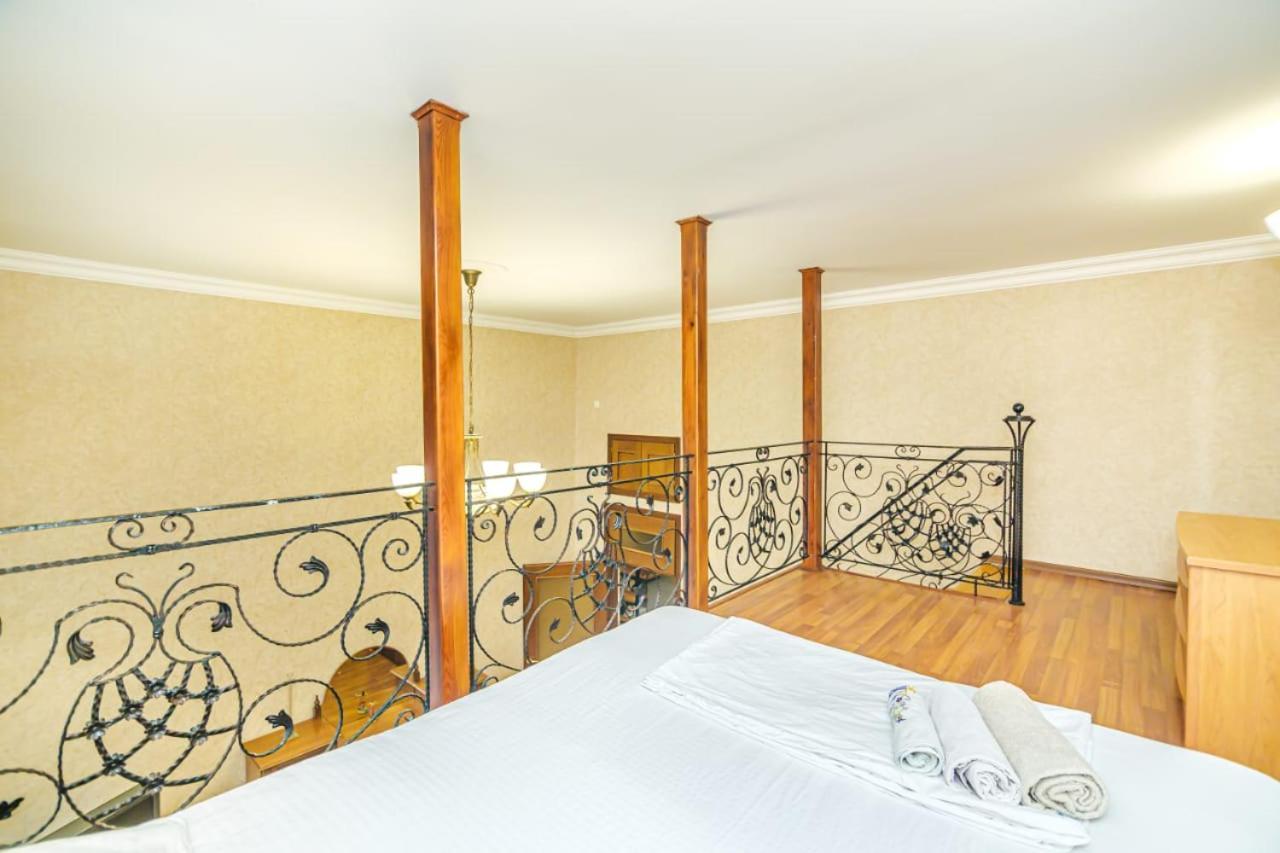 Nizami Street 2 Room Luxe House Baku Bagian luar foto